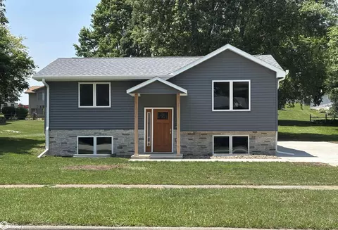 2013 20th St, Harlan, IA 51537