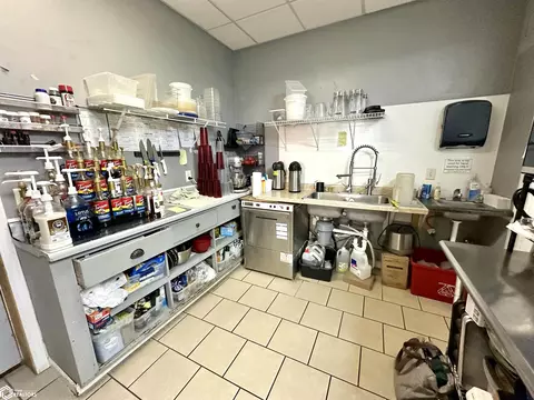 901 Main St, Grinnell, IA 50112 photo 15