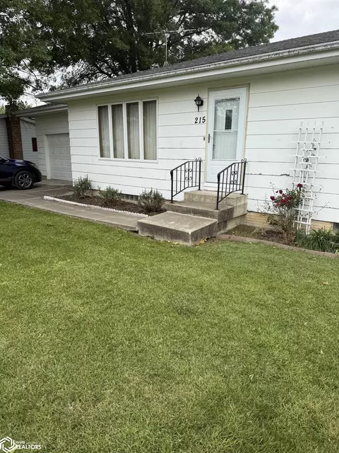 215 W Johnston, Gladbrook, IA 50635
