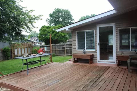 Exterior - 219 Hillcrest Dr, Hamilton, IL 62341 photo 8 of 12