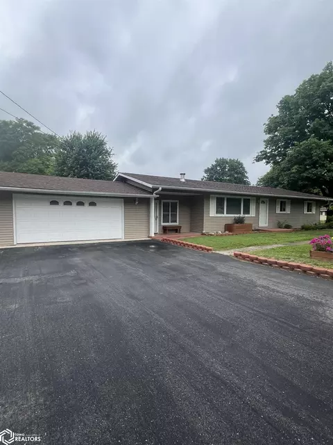Exterior - 219 Hillcrest Dr, Hamilton, IL 62341 photo 10 of 12