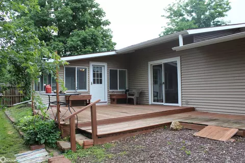 Exterior - 219 Hillcrest Dr, Hamilton, IL 62341 photo 7 of 12
