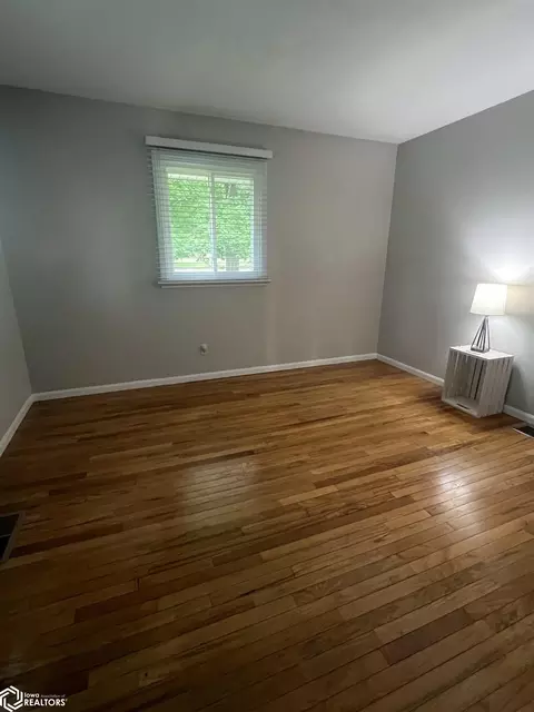 Bedroom - 219 Hillcrest Dr, Hamilton, IL 62341 photo 2 of 3