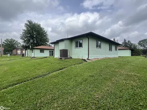 300 E Buchanan Ave, Fairfield, IA 52556