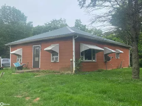 610 Olive St, Farmington, IA 52626