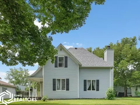717 Franklin St, Wapello, IA 52653