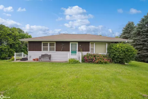 1065 255th Ave, West Point, IA 52656