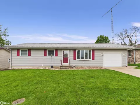 30 Cedar Ct, Montrose, IA 52639