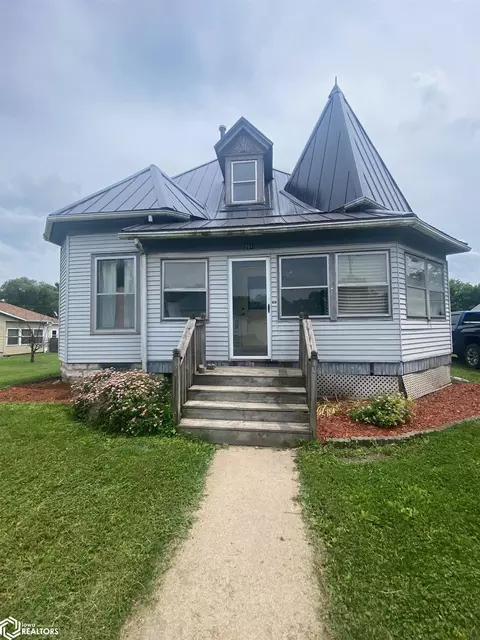 201 N Main St, Libertyville, IA 52567