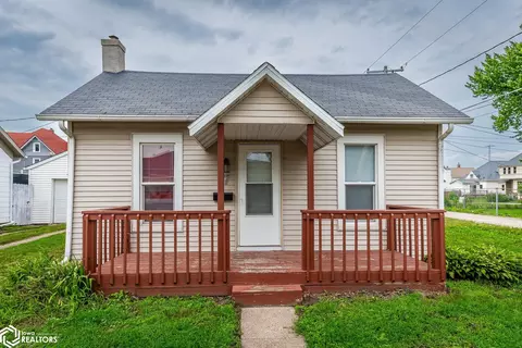 7 W North St, Marshalltown, IA 50158
