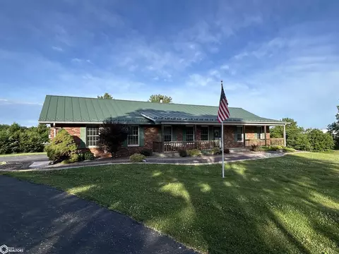 94 4th St, West Point, IA 52656