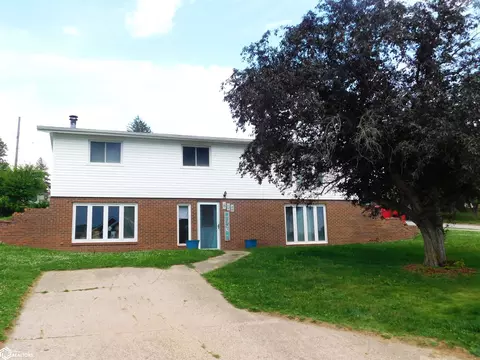 602 Sunset Dr, Denison, IA 51442
