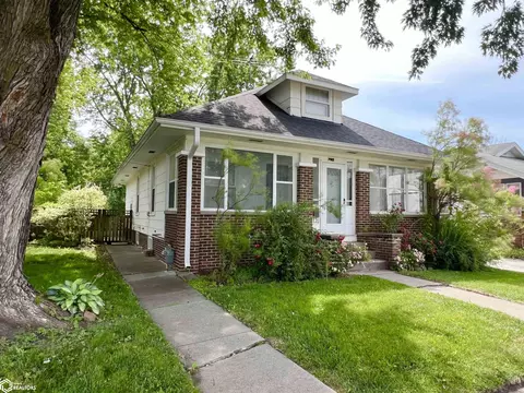 702 W 6th St S, Newton, IA 50208