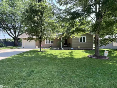 1002 Hillcrest Dr, Fairfield, IA 52556