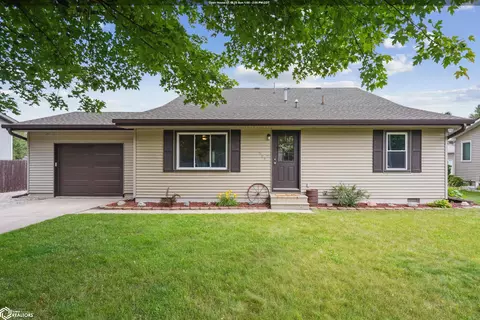 301 Maple Ave, Nevada, IA 50201