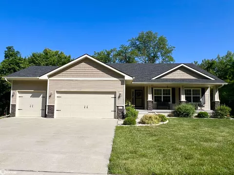 921 W 22nd St S, Newton, IA 50208