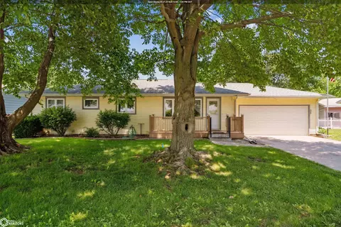 105 Kennedy St, New London, IA 52645