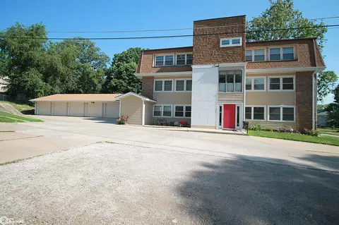 314 N 17th St #4, Clarinda, IA 51632