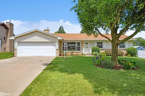 7 Edgeland Dr, Marshalltown, IA 50158