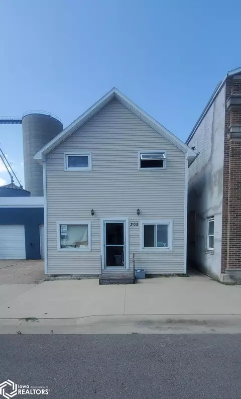 305 3rd St, Grafton, IA 50440
