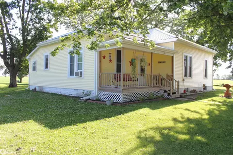 702 W Old Main St, Milton, IA 52570