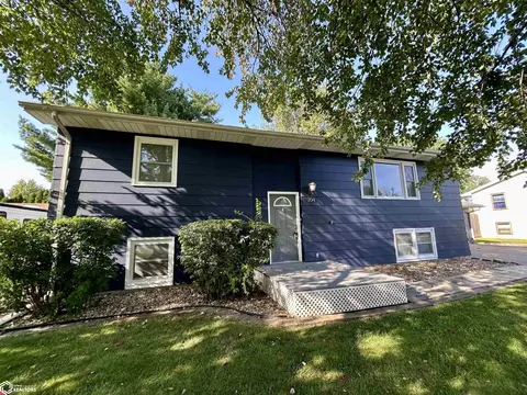 304 Roy El Ct, Wapello, IA 52653