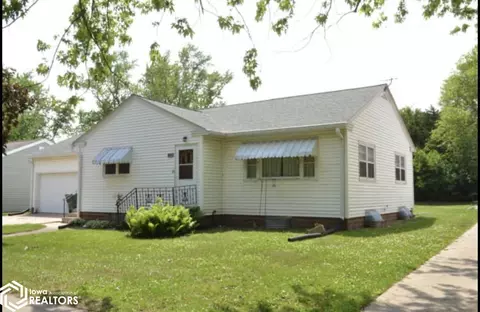 210 S Wisconsin, Hubbard, IA 50122