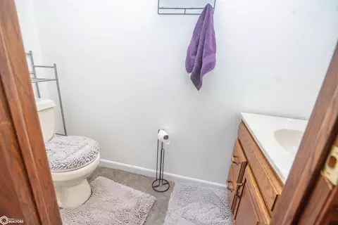 Bath - 14277 Eagle Dr, Douds, IA 52551 photo 6 of 7