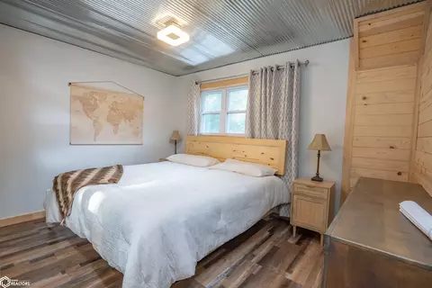 Bedroom - 14277 Eagle Dr, Douds, IA 52551 photo 2 of 4