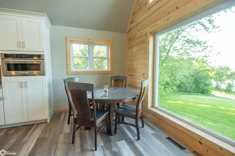Dining - 14277 Eagle Dr, Douds, IA 52551 photo 1 of 1