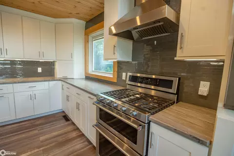 Kitchen - 14277 Eagle Dr, Douds, IA 52551 photo 5 of 9