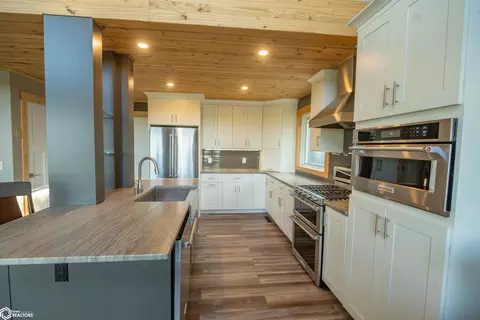 Kitchen - 14277 Eagle Dr, Douds, IA 52551 photo 1 of 9