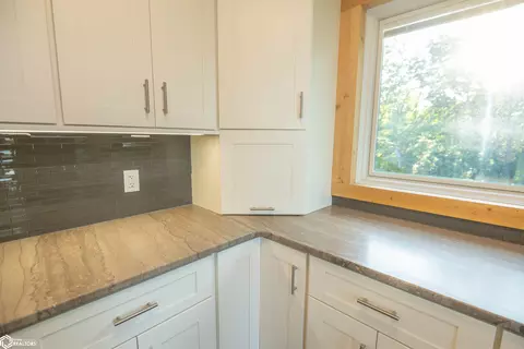 Kitchen - 14277 Eagle Dr, Douds, IA 52551 photo 6 of 9