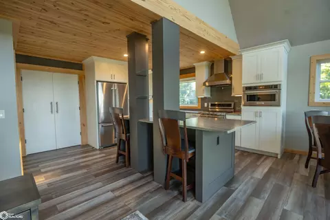 Kitchen - 14277 Eagle Dr, Douds, IA 52551 photo 4 of 9