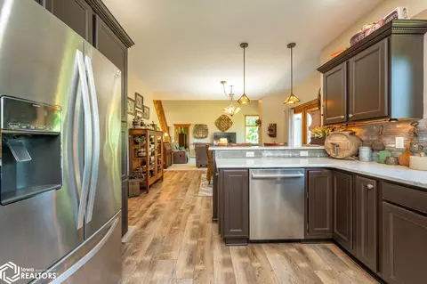 Kitchen - 105 Everett Cir, Mingo, IA 50168 photo 4 of 4