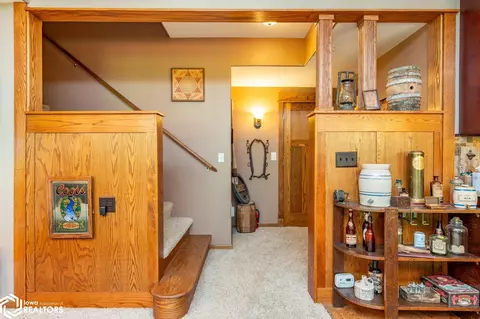 Entry Way - 105 Everett Cir, Mingo, IA 50168 photo 2 of 2