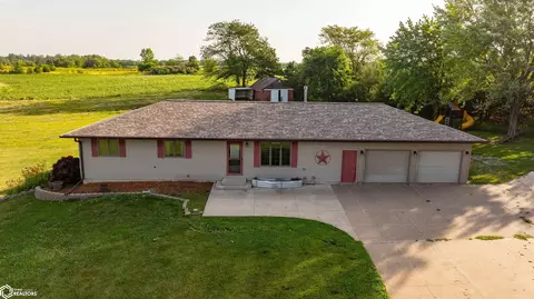 11759 Angle Rd, Ottumwa, IA 52501