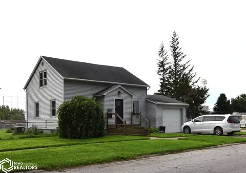 1544 Division St, Webster City, IA 50595