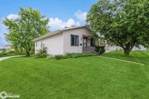 208 Young St, Marshalltown, IA 50158