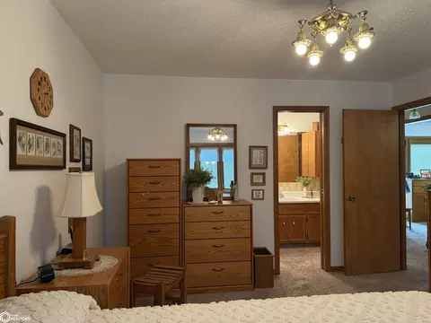 300 N Sumner Ave, Creston, IA 50801 photo 35