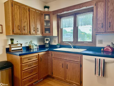 300 N Sumner Ave, Creston, IA 50801 photo 17
