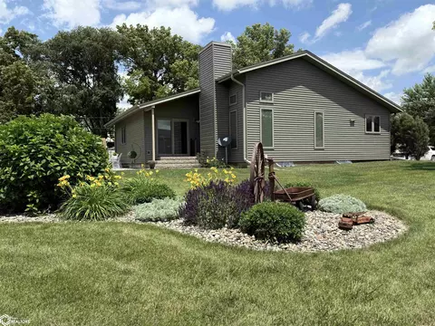 300 N Sumner Ave, Creston, IA 50801 photo 8