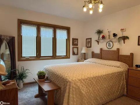 300 N Sumner Ave, Creston, IA 50801 photo 30