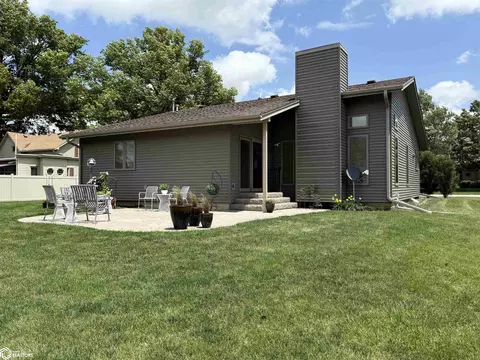 300 N Sumner Ave, Creston, IA 50801 photo 9