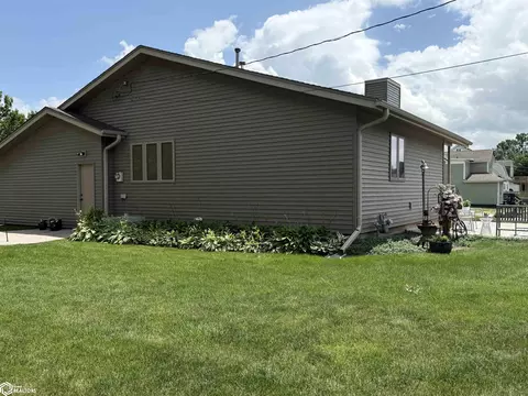 300 N Sumner Ave, Creston, IA 50801 photo 11