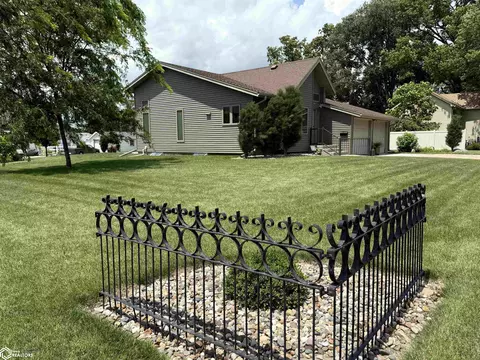 300 N Sumner Ave, Creston, IA 50801 photo 6