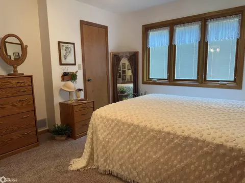 300 N Sumner Ave, Creston, IA 50801 photo 31