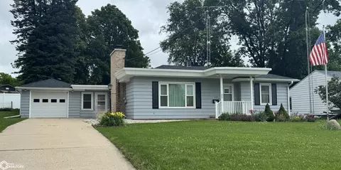 820 2nd Ave SE, Hampton, IA 50441