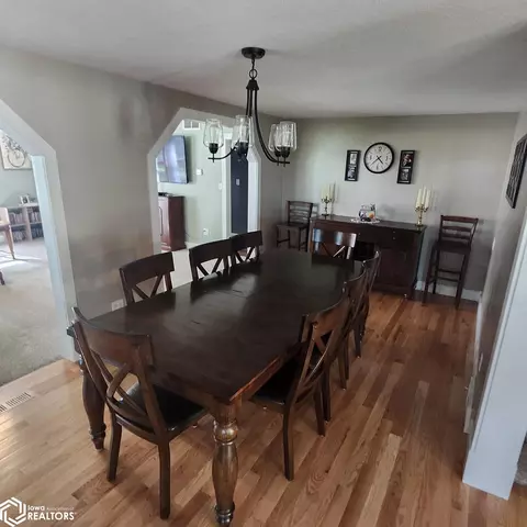 Dining - 1827 130th St, Bode, IA 50519 photo 2 of 3
