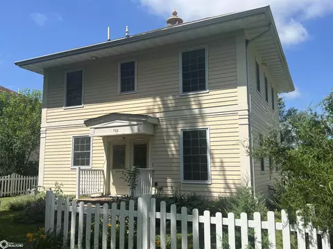 710 Orchard Pl, Fairfield, IA 52556